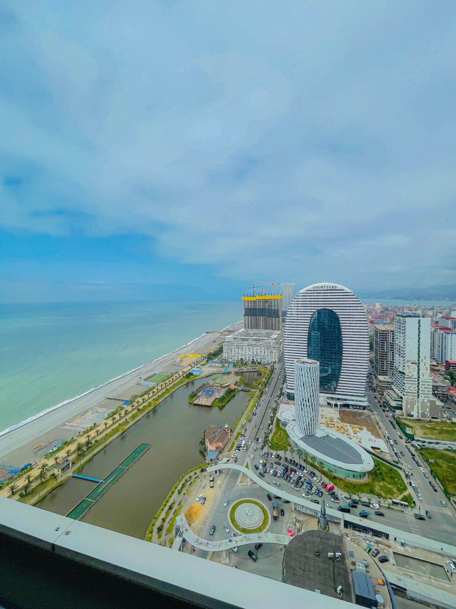 ホテル Batumi High View エクステリア 写真