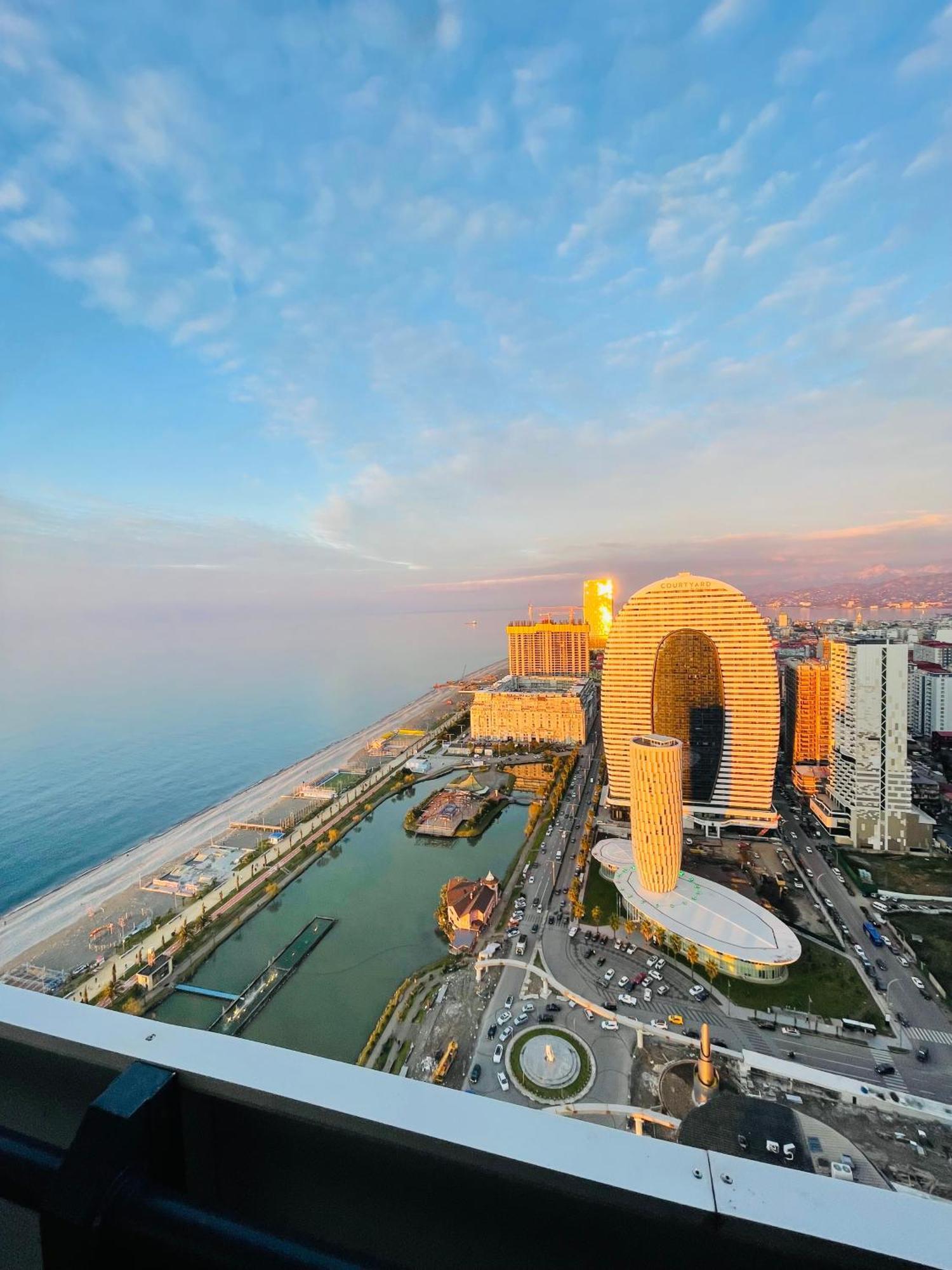 ホテル Batumi High View エクステリア 写真